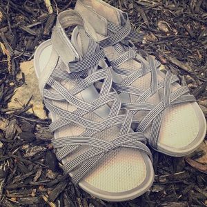 Bare traps Sandals size 8